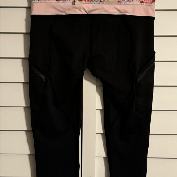 Lululemon 3/4 Leggings‎ Sz 4 Floral Black Workout Yoga Run Exercise Run Gym - Picture 3 of 5